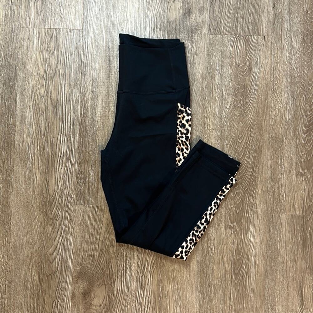 ZYIA Active Brilliant Pocket Hi-Rise Capri Leggings Leopard Size 6-8